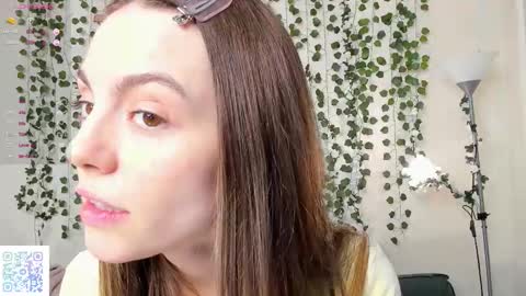 Snapshot of sweet_and_flirt chatting on 10/24/25, 07:27 Alice online show from 10/24/25, 07:27