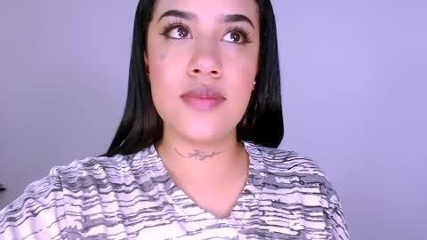 Snapshot of sweet_angel2001 chatting on 10/19/25, 01:17 Stephanie online show from 10/19/25, 01:17