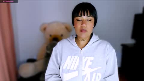 Snapshot of sweet_angel2001 chatting on 11/28/25, 09:34 Stephanie online show from 11/28/25, 09:34