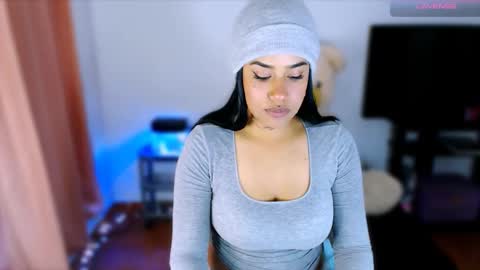 Snapshot of sweet_angel2001 chatting on 12/02/25, 05:02 Stephanie online show from 12/02/25, 05:02