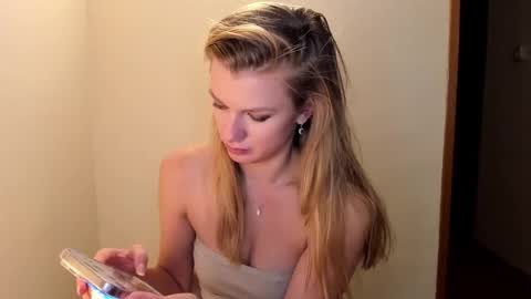 Ann - your sweet girl online show from 12/20/25, 10:17