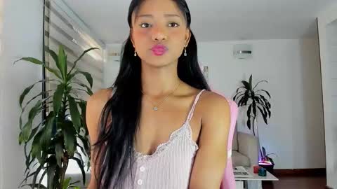 Snapshot of sweet_brunette88 chatting on 02/18/26, 07:32 sweet_brunette88 online show from 02/18/26, 07:32