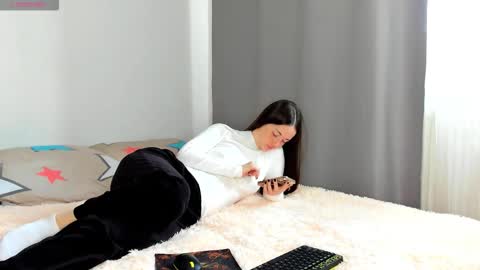 Snapshot of sweet_bun__ chatting on 11/02/25, 09:00 Christina online show from 11/02/25, 09:00