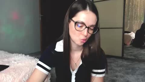 Snapshot of sweet_bun__ chatting on 12/19/25, 02:57 Christina online show from 12/19/25, 02:57