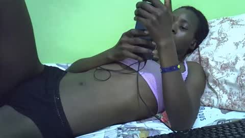 sweet_candie01 online show from 09/17/25, 07:59