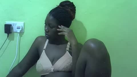 Snapshot of sweet_cherie1 chatting on 04/21/26, 05:28 sweet_cherie1 online show from 04/21/26, 05:28