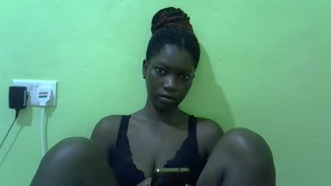 Snapshot of sweet_cherie1 chatting on 04/25/26, 05:43 sweet_cherie1 online show from 04/25/26, 05:43