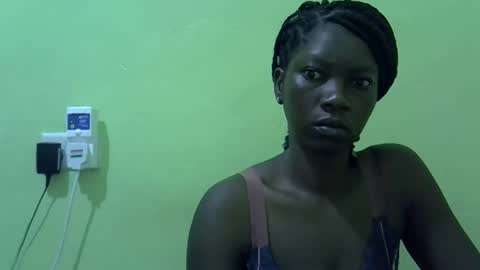 Snapshot of sweet_cherie1 chatting on 05/17/26, 05:27 sweet_cherie1 online show from 05/17/26, 05:27
