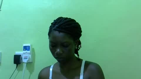 Snapshot of sweet_cherie1 chatting on 05/19/26, 05:25 sweet_cherie1 online show from 05/19/26, 05:25