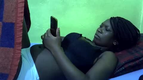 Snapshot of sweet_cherie1 chatting on 05/21/26, 05:47 sweet_cherie1 online show from 05/21/26, 05:47