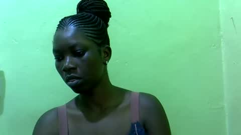 Snapshot of sweet_cherie1 chatting on 05/31/26, 05:26 sweet_cherie1 online show from 05/31/26, 05:26