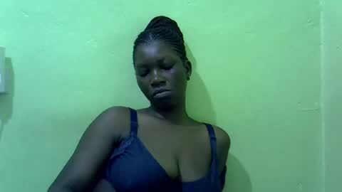 Snapshot of sweet_cherie1 chatting on 06/12/26, 06:23 sweet_cherie1 online show from 06/12/26, 06:23