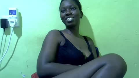 Snapshot of sweet_cherie1 chatting on 06/18/26, 04:13 sweet_cherie1 online show from 06/18/26, 04:13