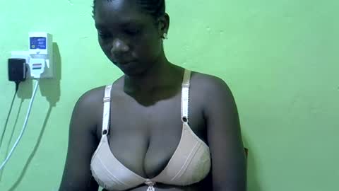 Snapshot of sweet_cherie1 chatting on 06/19/26, 07:17 sweet_cherie1 online show from 06/19/26, 07:17