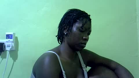 Snapshot of sweet_cherie1 chatting on 07/11/26, 06:43 sweet_cherie1 online show from 07/11/26, 06:43