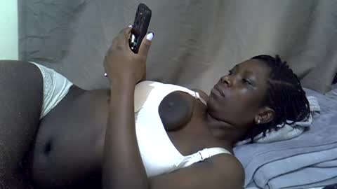 Snapshot of sweet_cherie1 chatting on 07/25/26, 07:28 sweet_cherie1 online show from 07/25/26, 07:28
