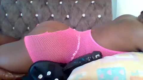 sweet_cherry007 online show from 10/17/25, 04:59