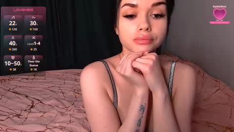 Snapshot of sweet_cherry1808 chatting on 11/21/25, 05:00 Sofia online show from 11/21/25, 05:00