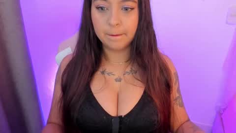 Snapshot of sweet_chloe6 chatting on 12/23/24, 08:47 Chloe online show from 12/23/24, 08:47