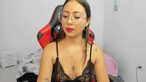 Snapshot of sweet_coral_ chatting on 03/22/26, 10:35 sweet_coral_ online show from 03/22/26, 10:35