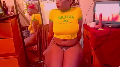 SweetDahlia online show from 12/15/25, 08:35