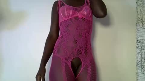 sweet_diva19 online show from 05/20/26, 01:45