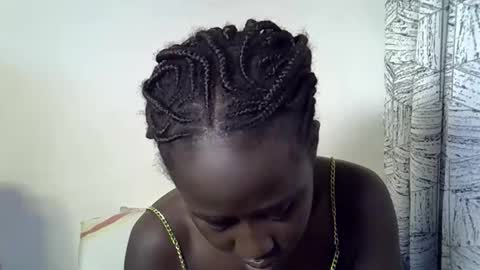 sweet_diva19 online show from 05/25/26, 09:43