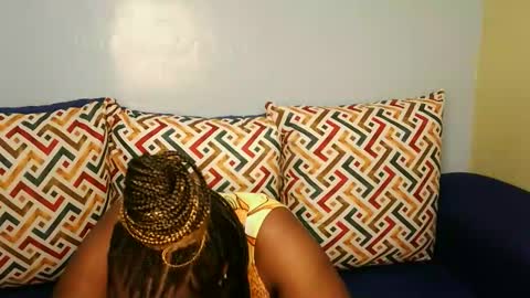 sweet_dollo online show from 10/30/25, 04:30