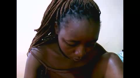 Snapshot of sweet_elena24 chatting on 11/11/25, 07:41 shillah online show from 11/11/25, 07:41