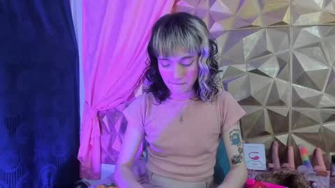  emmili  online show from 12/03/24, 12:16