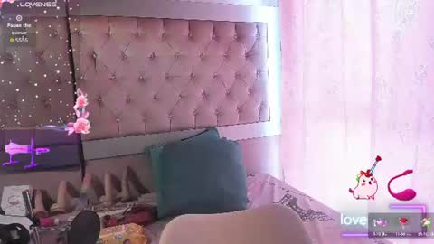  emmili  online show from 07/14/26, 12:44