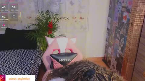 Snapshot of sweet_explotion chatting on 11/19/25, 03:17 sweet thani online show from 11/19/25, 03:17