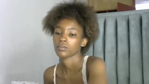 sweet_freaky online show from 12/05/25, 01:52