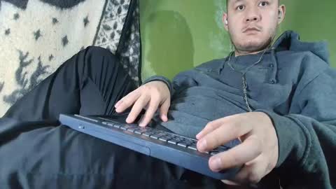 sweet_guy36 online show from 10/07/25, 01:47