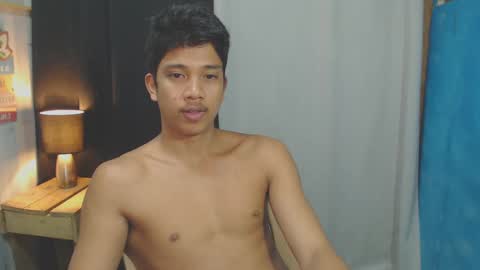 sweet_guyxx online show from 01/05/25, 04:38