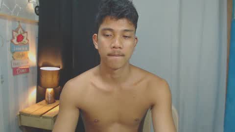 sweet_guyxx online show from 01/19/25, 03:21