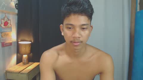 sweet_guyxx online show from 01/23/25, 12:30