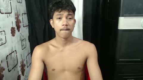 sweet_guyxx online show from 10/24/25, 05:37