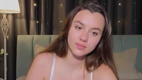 Snapshot of sweet_haeven chatting on 04/19/26, 08:22 Im Mia.LOVELY PATTERNS 100 120 160 200 my toy buzzes from 2 tip online show from 04/19/26, 08:22