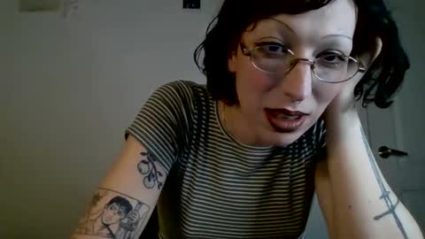 Snapshot of sweet_harvey chatting on 05/01/26, 11:31 sweet_harvey online show from 05/01/26, 11:31