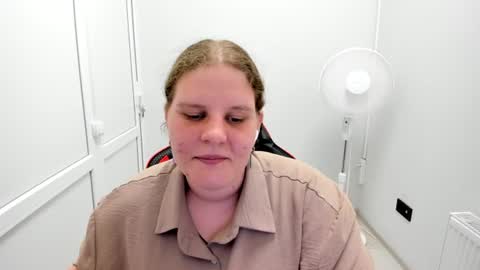 Karla online show from 07/19/26, 01:37