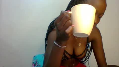 Snapshot of sweet_kcandy chatting on 05/19/26, 10:43 Sweet KCandy online show from 05/19/26, 10:43