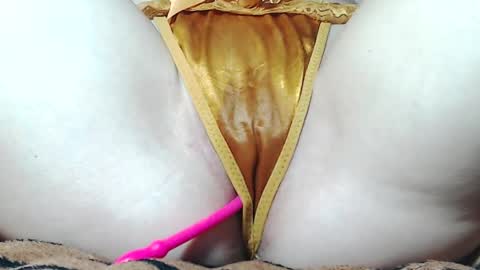 Snapshot of sweet_kitten25 chatting on 05/16/26, 12:04 Kitten online show from 05/16/26, 12:04