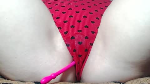 Snapshot of sweet_kitten25 chatting on 05/17/26, 08:23 Kitten online show from 05/17/26, 08:23