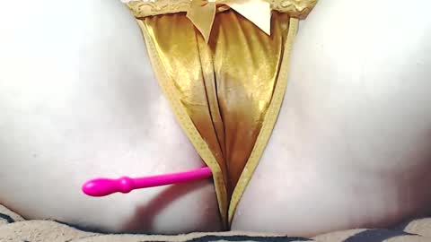 Snapshot of sweet_kitten25 chatting on 05/26/26, 06:42 Kitten online show from 05/26/26, 06:42