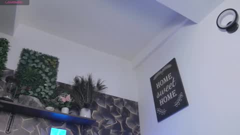 Snapshot of sweet_kitty2000 chatting on 02/28/25, 12:21 Alesy online show from 02/28/25, 12:21