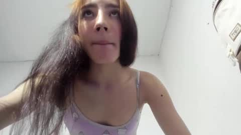 sweet_kitty_777 online show from 05/14/26, 08:43
