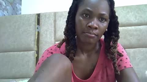 sweet_lady020 online show from 10/28/25, 10:30