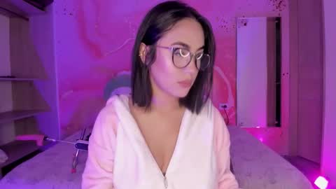 Snapshot of sweet_lemariee_ chatting on 12/03/25, 12:03 Lemarie online show from 12/03/25, 12:03