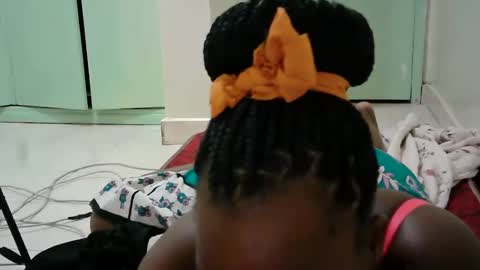 sweet_lilianah online show from 02/04/25, 03:54